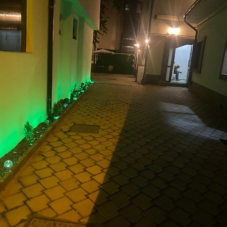 Albergue Cazan House Bucarest Exterior foto