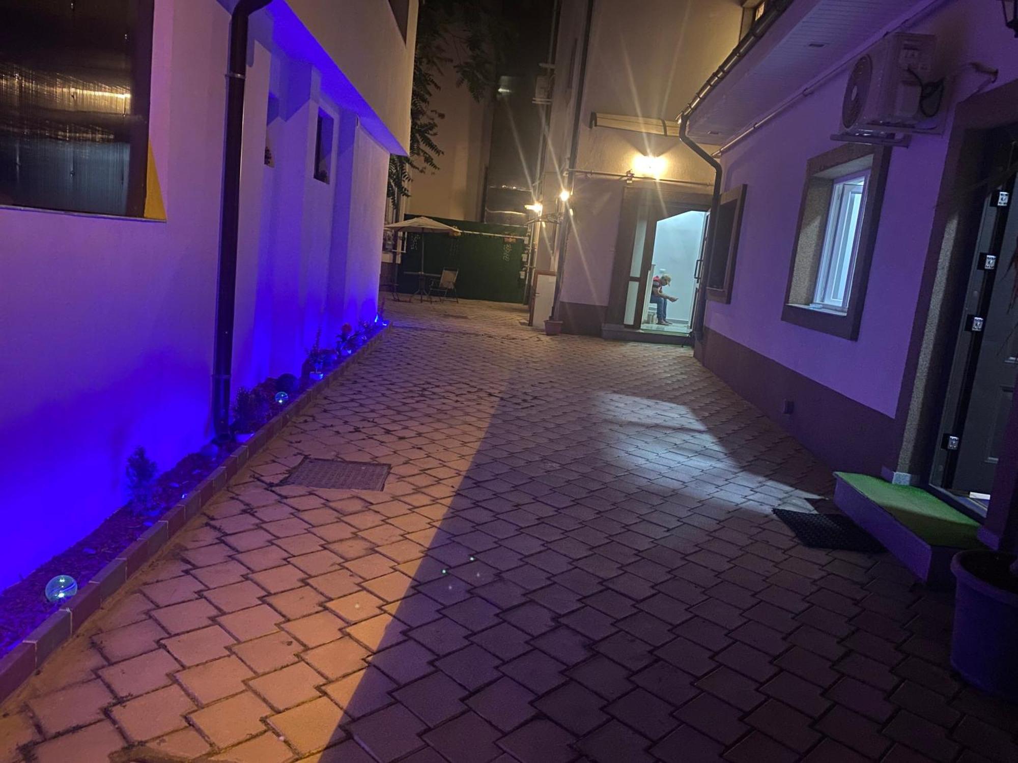 Albergue Cazan House Bucarest Exterior foto