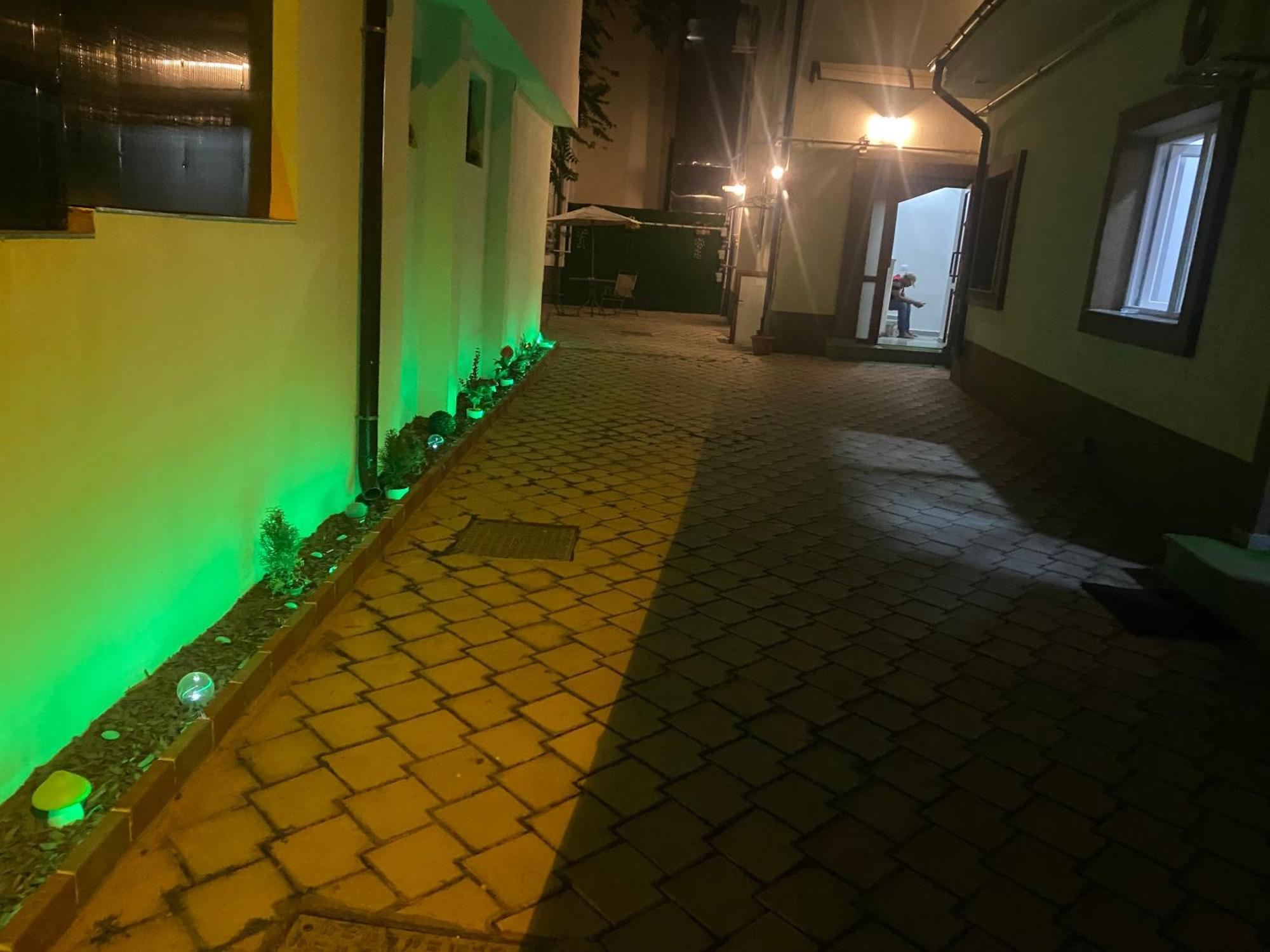 Albergue Cazan House Bucarest Exterior foto